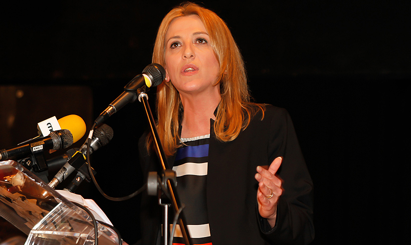 «Καπέλο» Μανιάτη σε Δούρου για τα σκουπίδια - Media