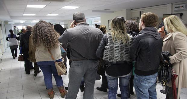 Απειλούν με όπλα τους εφοριακούς στην Κρήτη - Media