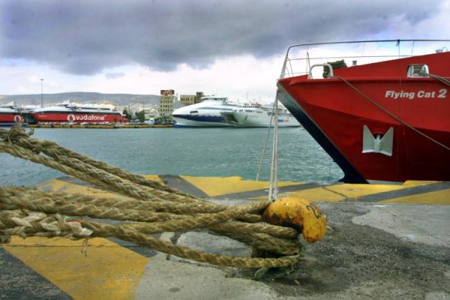 Μερική απαγόρευση απόπλου στα λιμάνια - Media