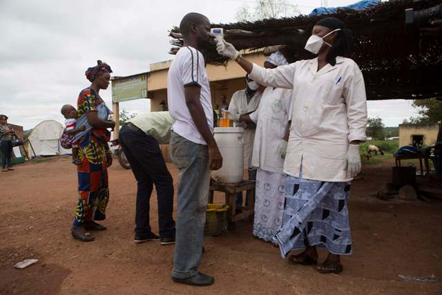 Στους 7.000 έφτασε ο αριθμός των νεκρών από τον Έμπολα στη δυτική Αφρική - Media
