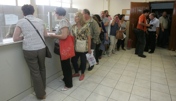 Οι εφοριακοί καταγγέλλουν προπηλακισμούς και καλούν σε… «αγώνα ενάντια στη φορολογική βαρβαρότητα»… - Media