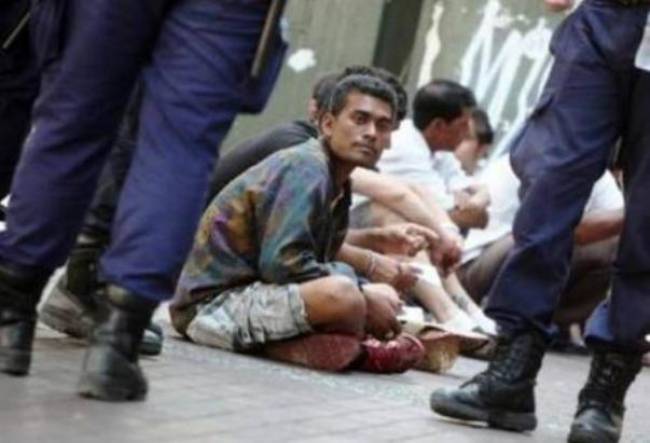 Σε διαθεσιμότητα ειδικός φρουρός που κακοποίησε αλλοδαπό - Media