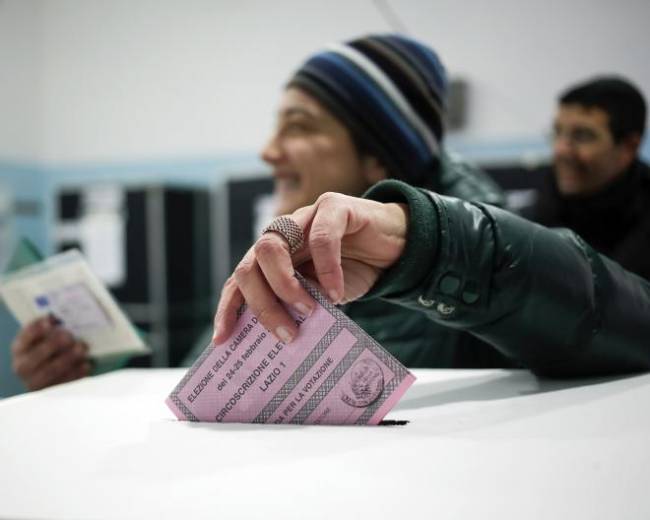 Ελλάς - Ιταλία... ασυμμετρία - Media