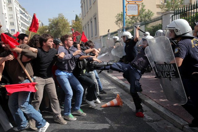 ΕΚΠΑ: Είδαμε σκηνικά που θυμίζουν «τις πιο μελανές σελίδες της σύγχρονης ιστορίας», λένε φοιτητές και εργαζόμενοι - Media