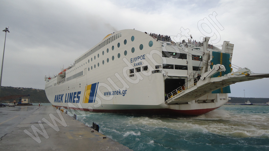 «Κιβωτός» για το Κοινοβούλιο της Λιβύης το ελληνικό πλοίο «Έλυρος» - Media