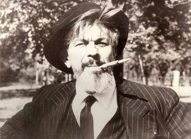 Αυτοί που ξέρουν καλύτερα - Media