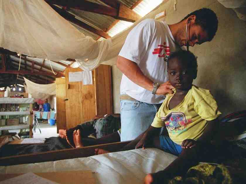 «SOS» από τους Γιατρούς Χωρίς Σύνορα για τον Έμπολα - Media