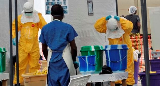 Υπό στενή ιατρική παρακολούθηση τρία άτομα στην Ισπανία – Στα 17 ανέρχονται τα ύποπτα περιστατικά για Έμπολα στη χώρα - Media