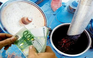 Bloomberg: Οι Έλληνες δεν έχουν χρήματα για να ζεσταθούν - Media