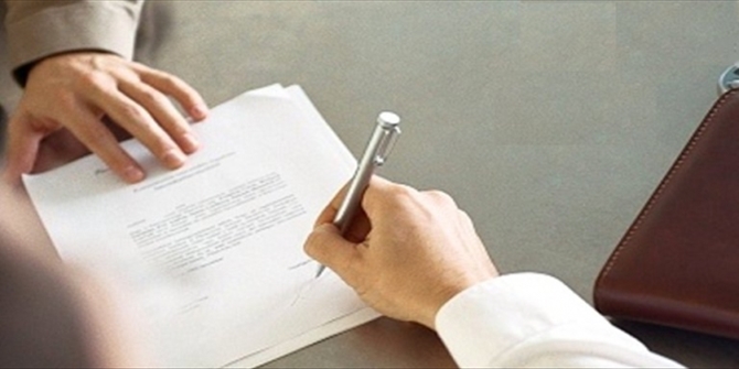 Καταργούν 13ο και 14ο μισθό και στον ιδιωτικό τομέα με επιχειρησιακές συμβάσεις
  - Media