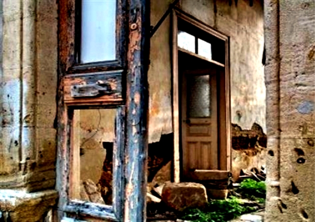 Ο εκβιασμός, η πανωλεθρία και τα αδιέξοδα - Media