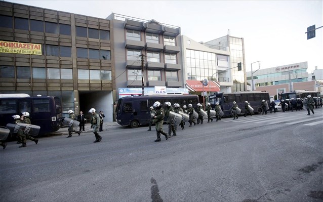 Οι αντιδράσεις των κομμάτων για την έφοδο των ΜΑΤ στο Ραδιομέγαρο της ΕΡΤ - Media