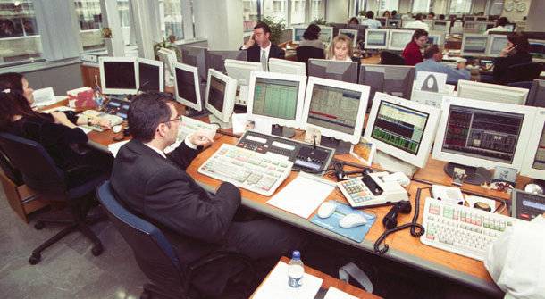 ΟΤΕ και 4 τράπεζες δείχνουν την πόρτα της (εθελούσιας) εξόδου σε 5.100 υπαλλήλους - Media