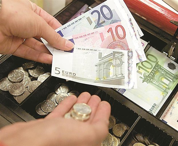 Τι αλλάζει σε μισθούς και επιδόματα από 1η Ιουλίου - Media