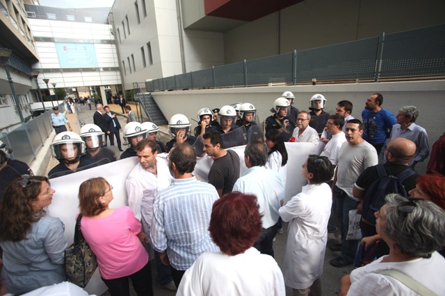 ΜΑΤ εναντίον εργαζομένων στον «Ευαγγελισμό» - Media