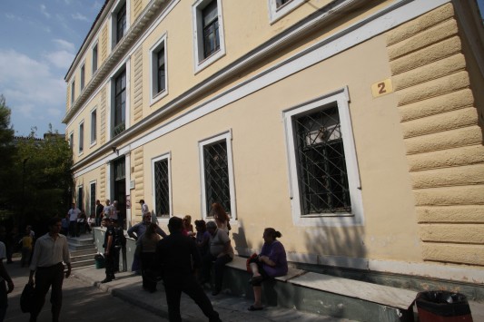 Ευελπίδων: Χωρίς εκρηκτική ύλη το «ύποπτο πακέτο» που εντοπίστηκε στα δικαστήρια - Media