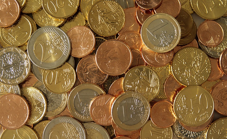 Πλήρωσε τους φόρους της με… 30 κιλά κέρματα! - Media