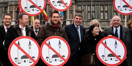 Αυστρία: Ακροδεξιοί εθνικιστές μπλεγμένοι σε σκάνδαλο εκατομμυρίων - Media