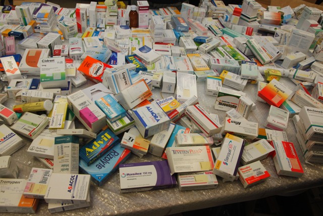 Φάρμακα πεταμένα σαν σκουπίδια στην κεντρική αποθήκη του ΕΟΠΥΥ - Media