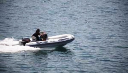 Εξάχρονο κοριτσάκι έμεινε μόνο του σε ακυβέρνητο σκάφος - Media