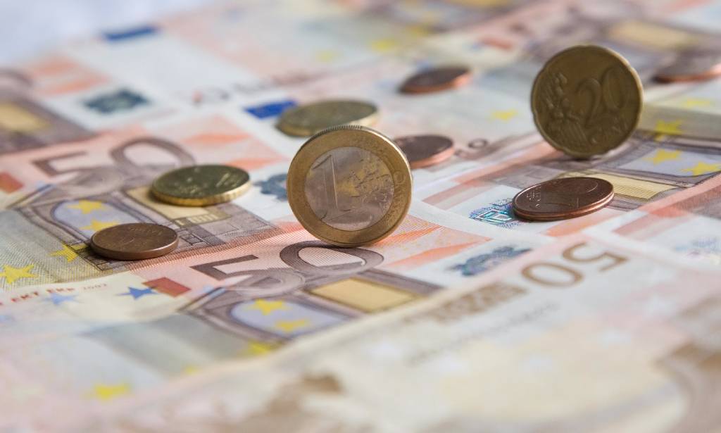 Φόρο έως και 778 ευρώ φέρνει η μείωση του αφορολόγητου στα 5.000 ευρώ - Media