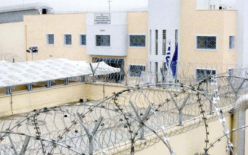 41 πανεπιστημιακοί καταγγέλλουν τις φυλακές υψίστης ασφαλείας - Media