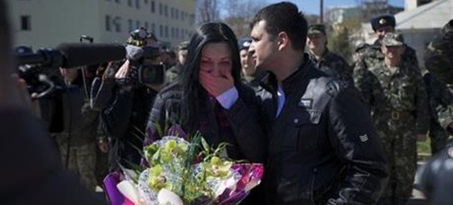 Κουφέτα και... καπνισμένες κάνες - Media