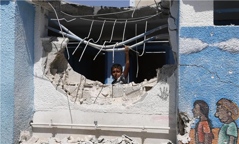 Το Ισραήλ σφυροκοπά τη Γάζα – Νέος βομβαρδισμός σχολείου του ΟΗΕ   - Media