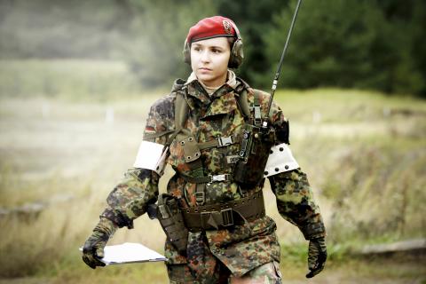 Θύμα σεξουαλικής παρενόχλησης μία στις δύο γυναίκες του γερμανικού στρατού - Media