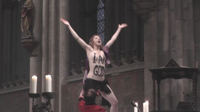 Γυμνόστηθη διαμαρτυρία στον Καθεδρικό της Κολονίας (Video) - Media