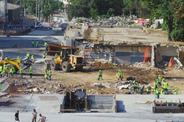 Αναστέλλονται οι εργασίες στην πλατεία Ταξίμ κατόπιν δικαστικής απόφασης - Media
