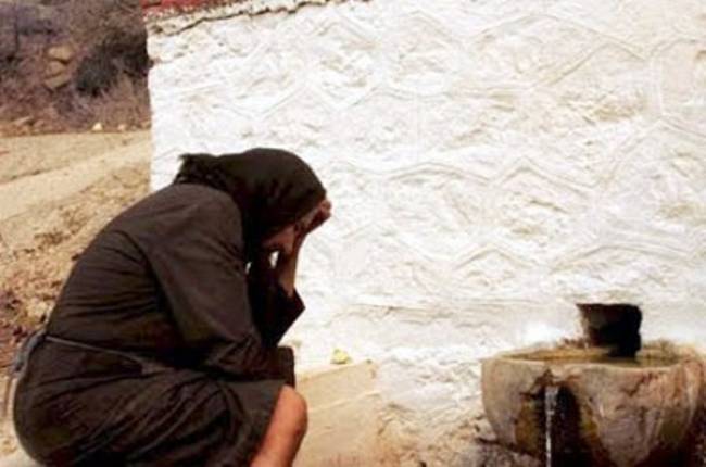 Της έκοψαν τη σύνταξη γιατί νόμιζαν ότι έχει πεθάνει! - Media