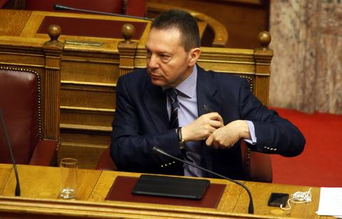 «Στολίστηκαν» μεταξύ τους Στουρνάρας και Μαριάς - Media