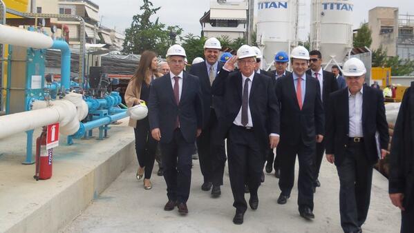 Τι κάνει ο Γιούνκερ στην Αγία Βαρβάρα; - Media