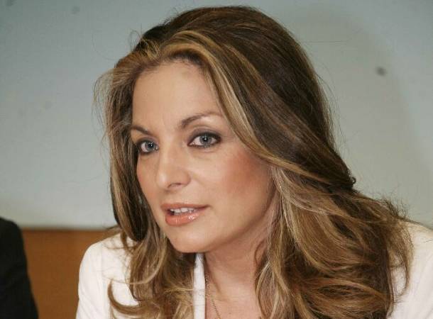 Ανεξάρτητη κι ωραία, όπως η Άντζελα! - Media