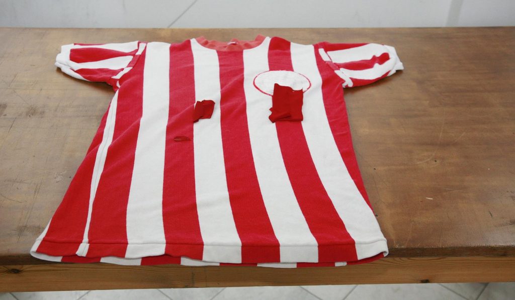 Ο κομμουνιστής ποδοσφαιριστής του Ολυμπιακού (Video) - Media