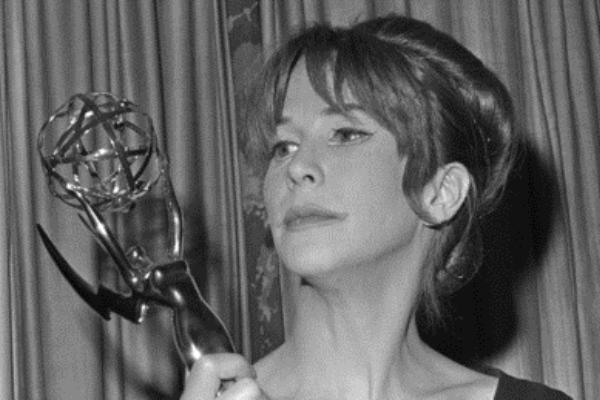 «Έφυγε» στα 87 της η θεατρική ηθοποιός Τζούλι Χάρις - Media