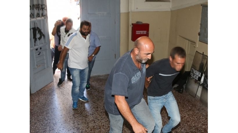 Παραδόθηκε ο καταζητούμενος για τον τραυματισμό του οπαδού του Εθνικού
 - Media