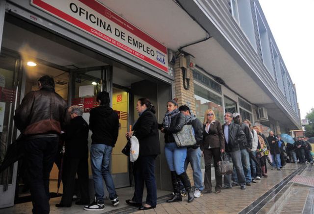 Σταθερά πρώτη στην ανεργία η Ελλάδα - Media
