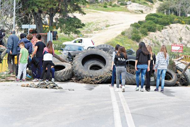 Καταθέσεις οκτώ ατόμων για τα μπλόκα στην Ιερισσό - Media