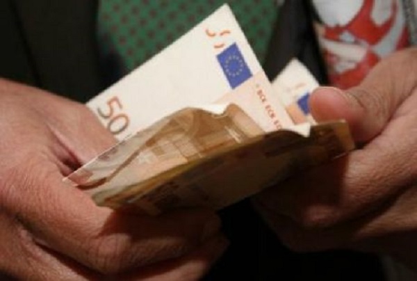 Έπαιρνε επί 6 χρόνια σύνταξη χηρείας ενώ είχε ξαναπαντρευτεί! - Media