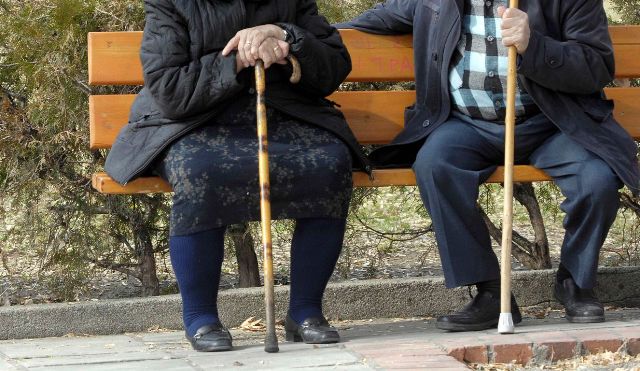 Ελλάδα, η χώρα των ηλικιωμένων - Media