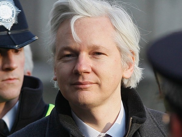 Η Σουηδία επιμένει στο ένταλμα σύλληψης του ιδρυτή της WikiLeaks - Media