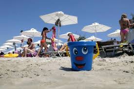 Στήνουν κάλπες στις παραλίες;  - Media