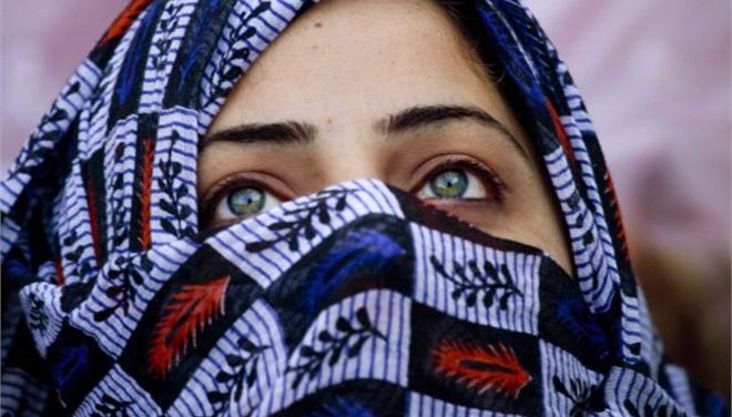 Βίασαν ομαδικά 20χρονη φωτορεπόρτερ - Media