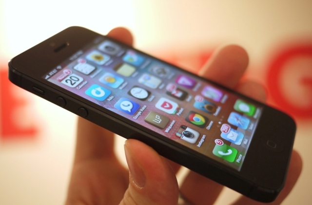 Νεκρή από ηλεκτροπληξία λόγω iPhone ; - Media