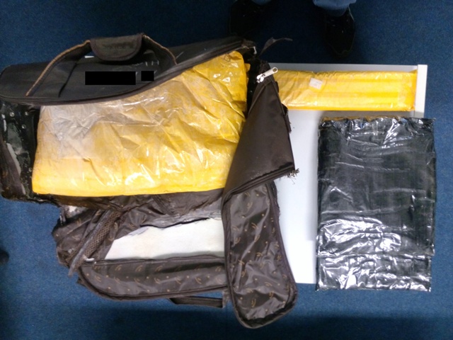 Συνελήφθη 23χρονος που μετέφερε 12,3 κιλά ηρωίνης - Media