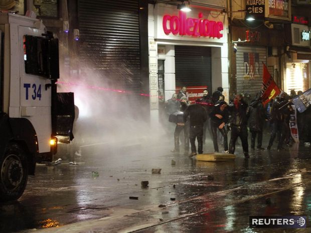 Τουρκία: Χρήση δακρυγόνων κατά διαδηλωτών - Media