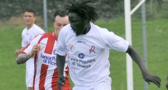 Μαχαίρωσαν ποδοσφαιριστή στην Ιταλία! - Media