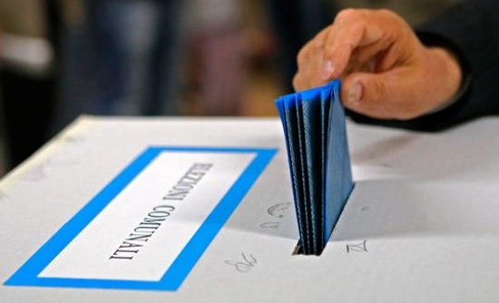 Με χαμηλή συμμετοχή συνεχίζονται οι εκλογές στην Ιταλία - Media